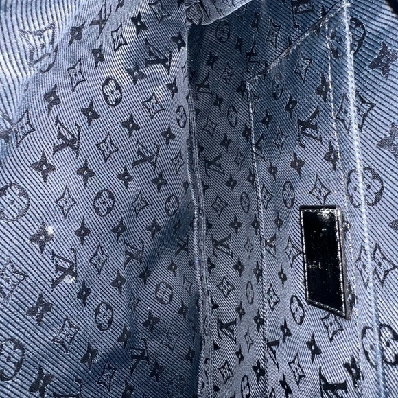 Louis Vuitton Altair Clutch Quilted Monogram Leather in Noire - Picture 9 of 15